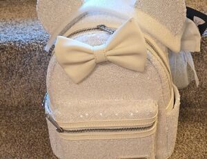Loungefly White Sparkly Minni Mouse Wedding Backpack